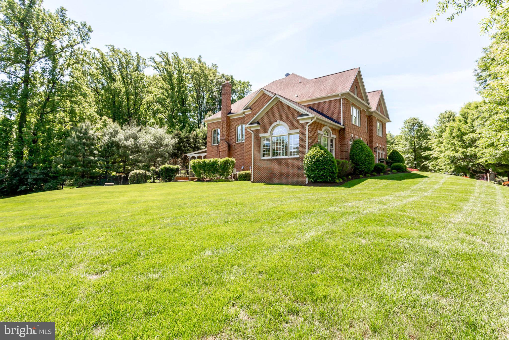 HUNTING HILLS - Residential