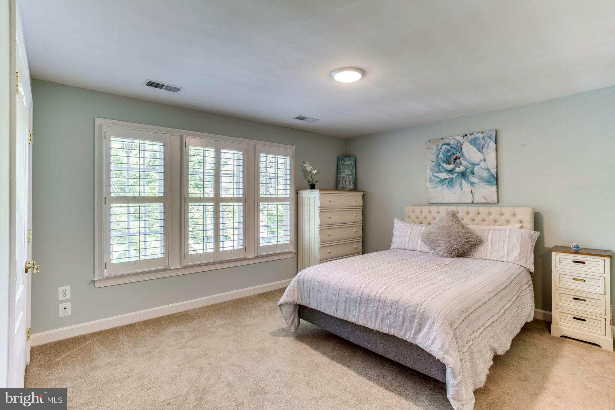 HUNTING HILLS - Residential