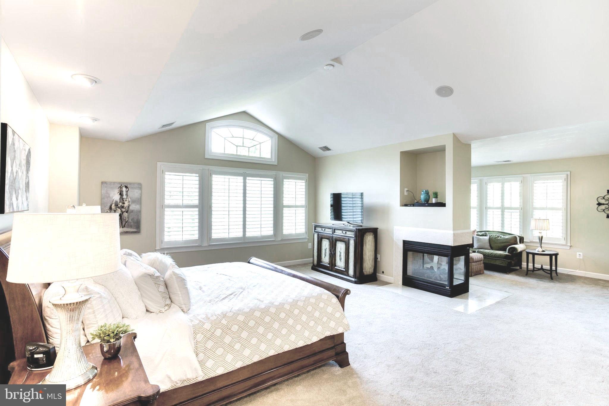 HUNTING HILLS - Residential