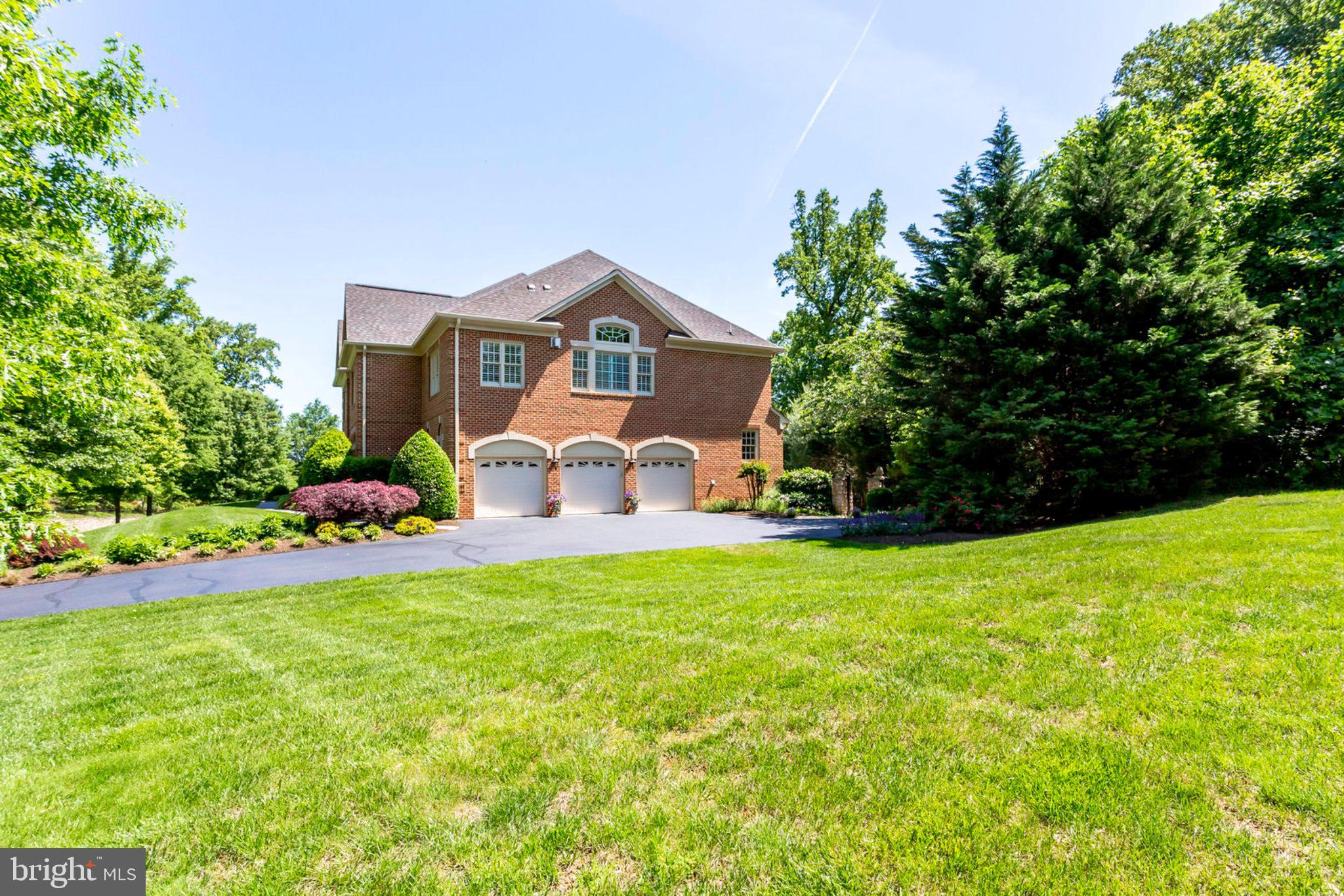 HUNTING HILLS - Residential