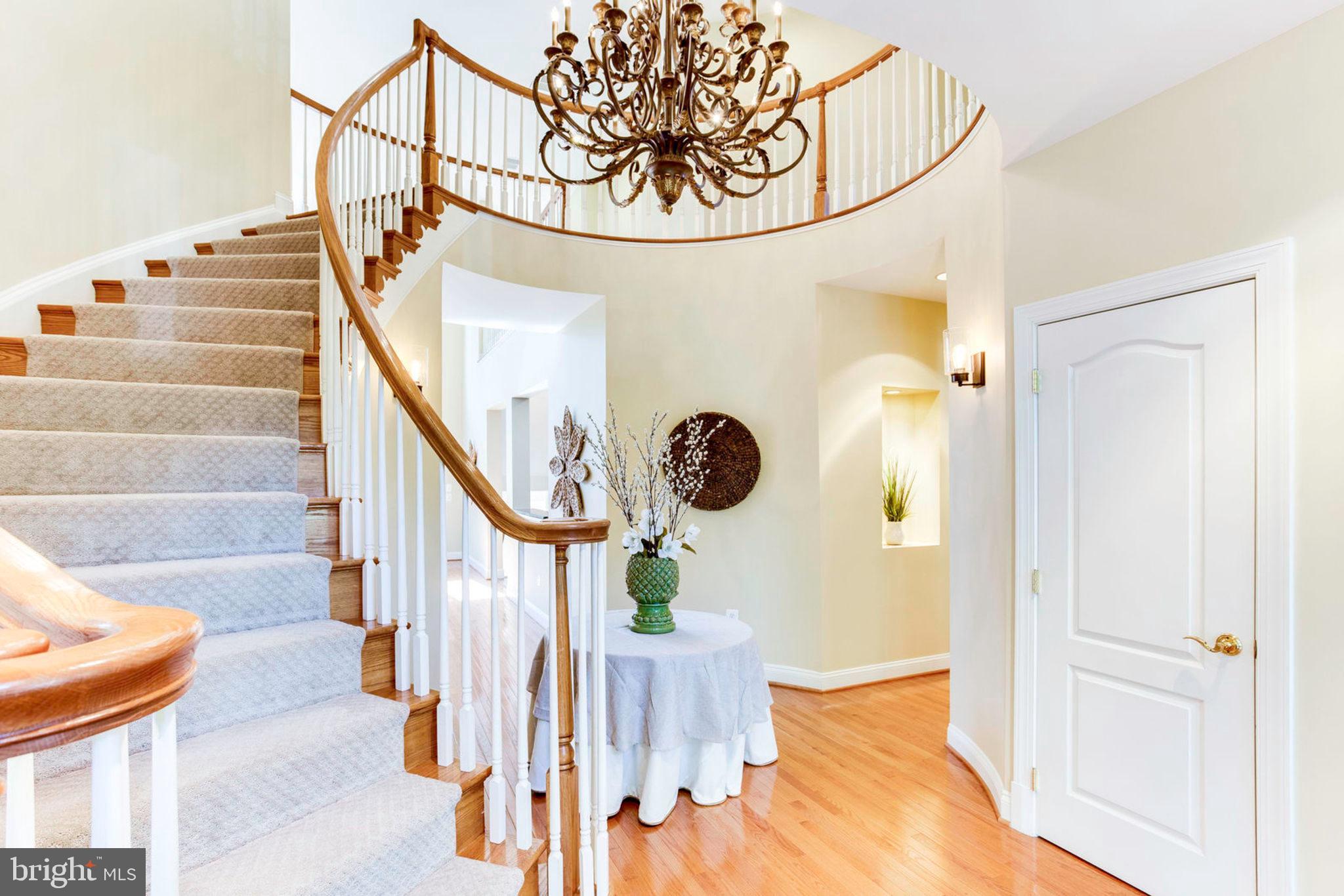 HUNTING HILLS - Residential