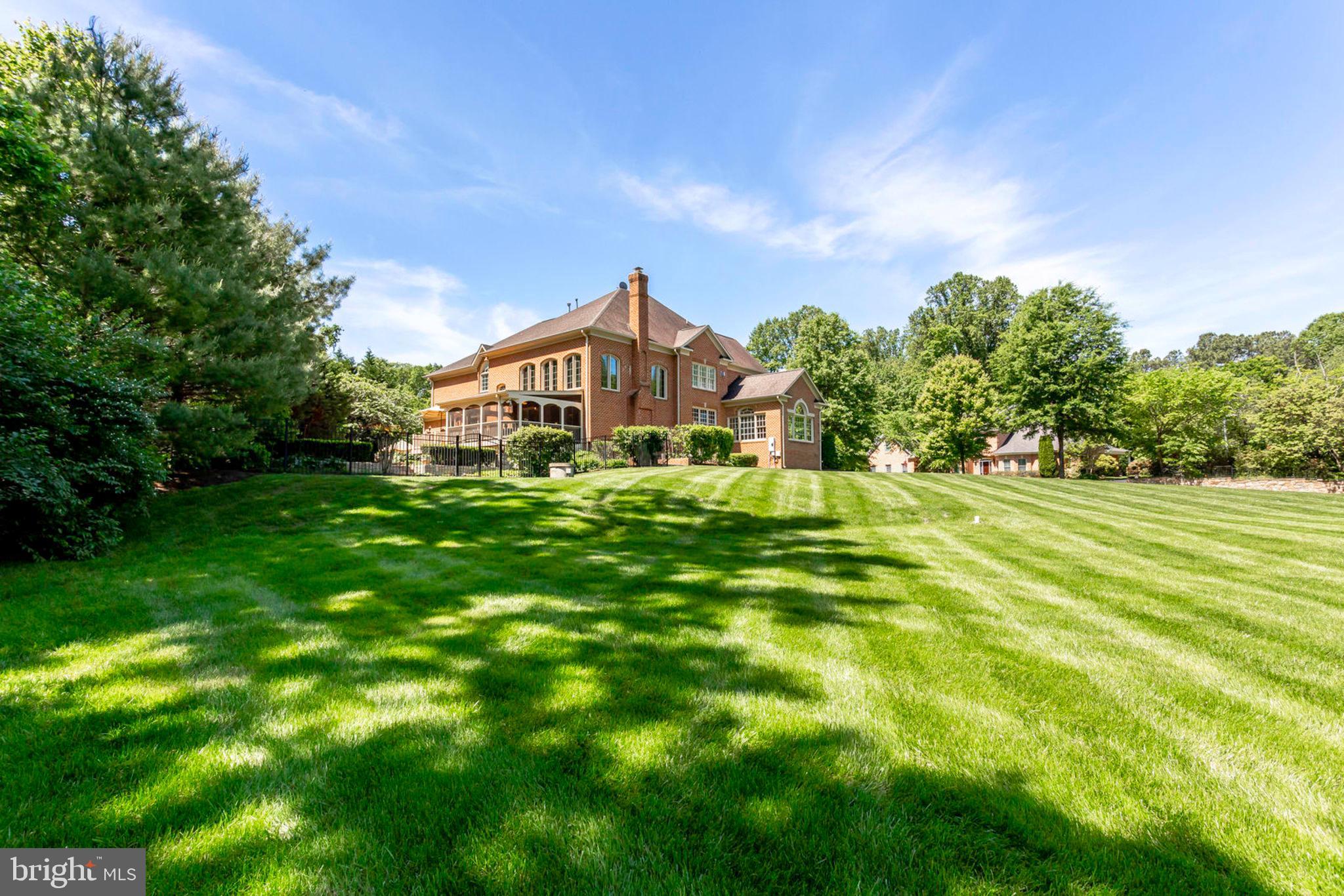 HUNTING HILLS - Residential