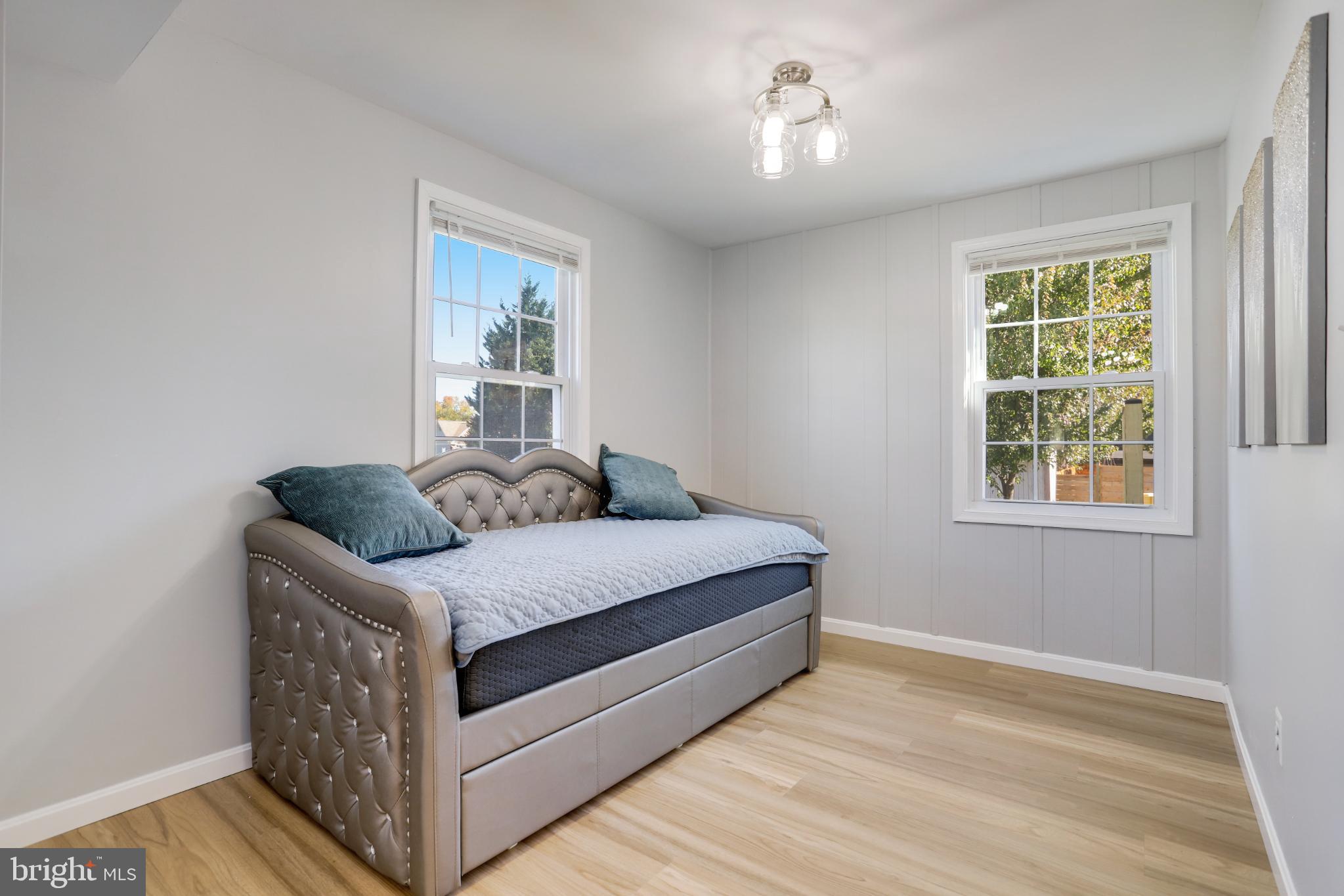 WEST LAWN - Residential