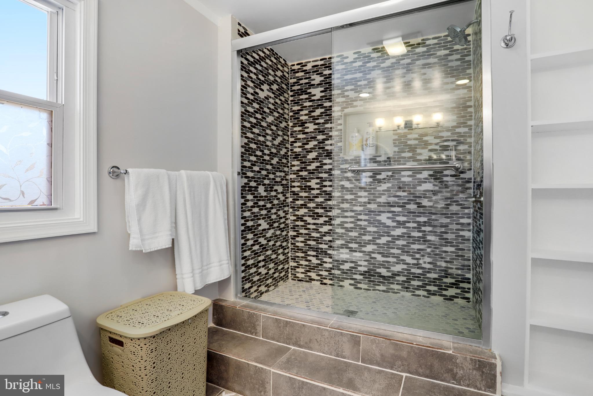 WEST LAWN - Residential