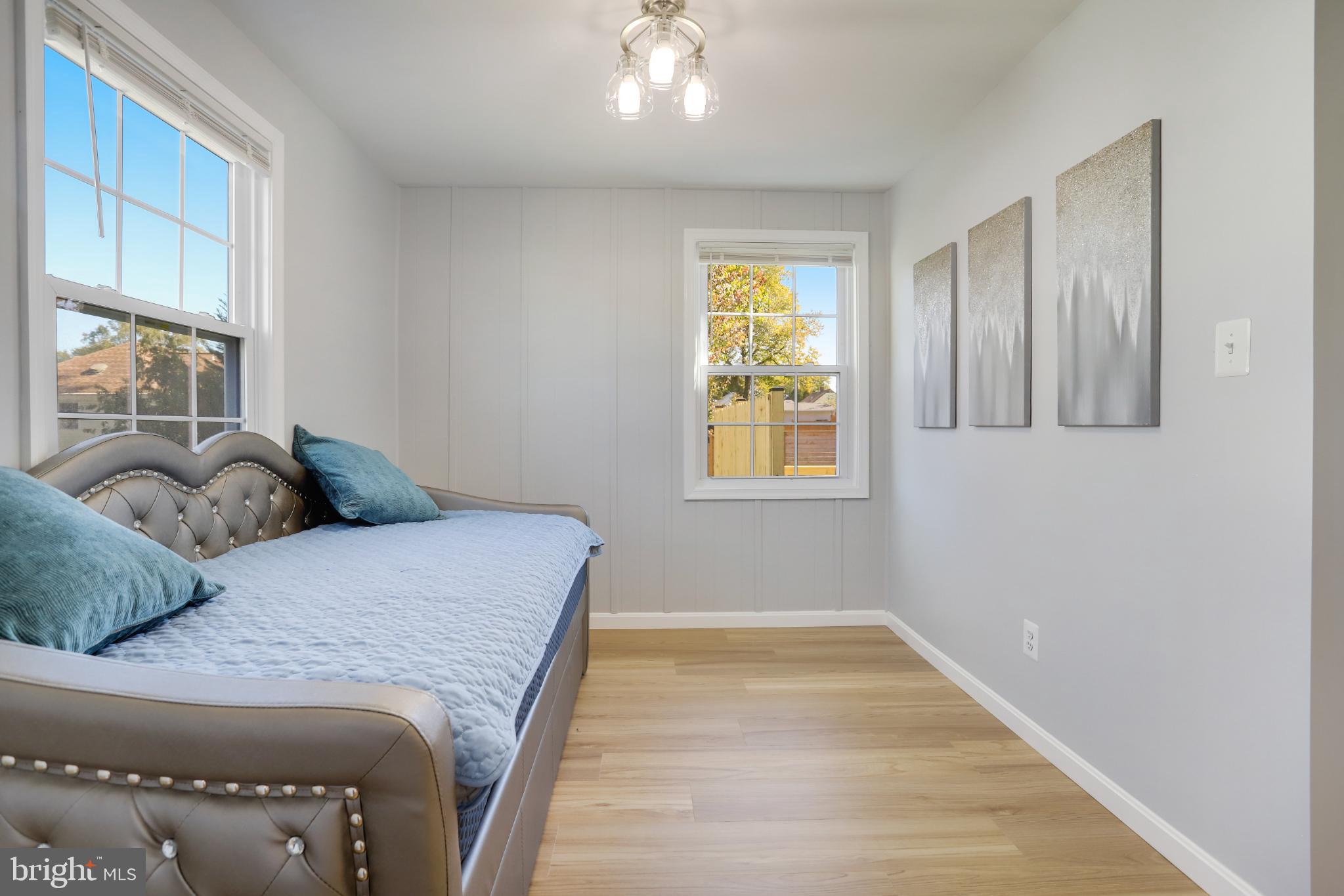 WEST LAWN - Residential