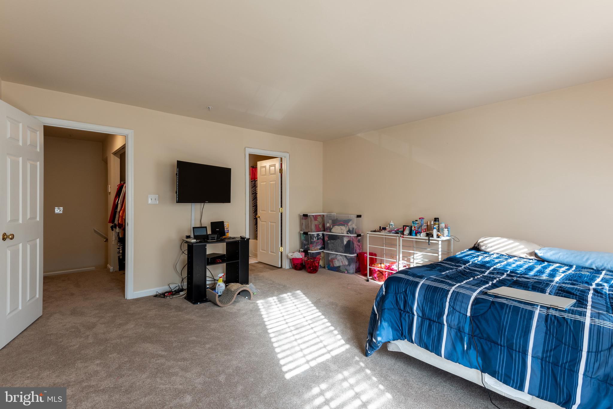 CLOVERLEAF COMMONS - Residential