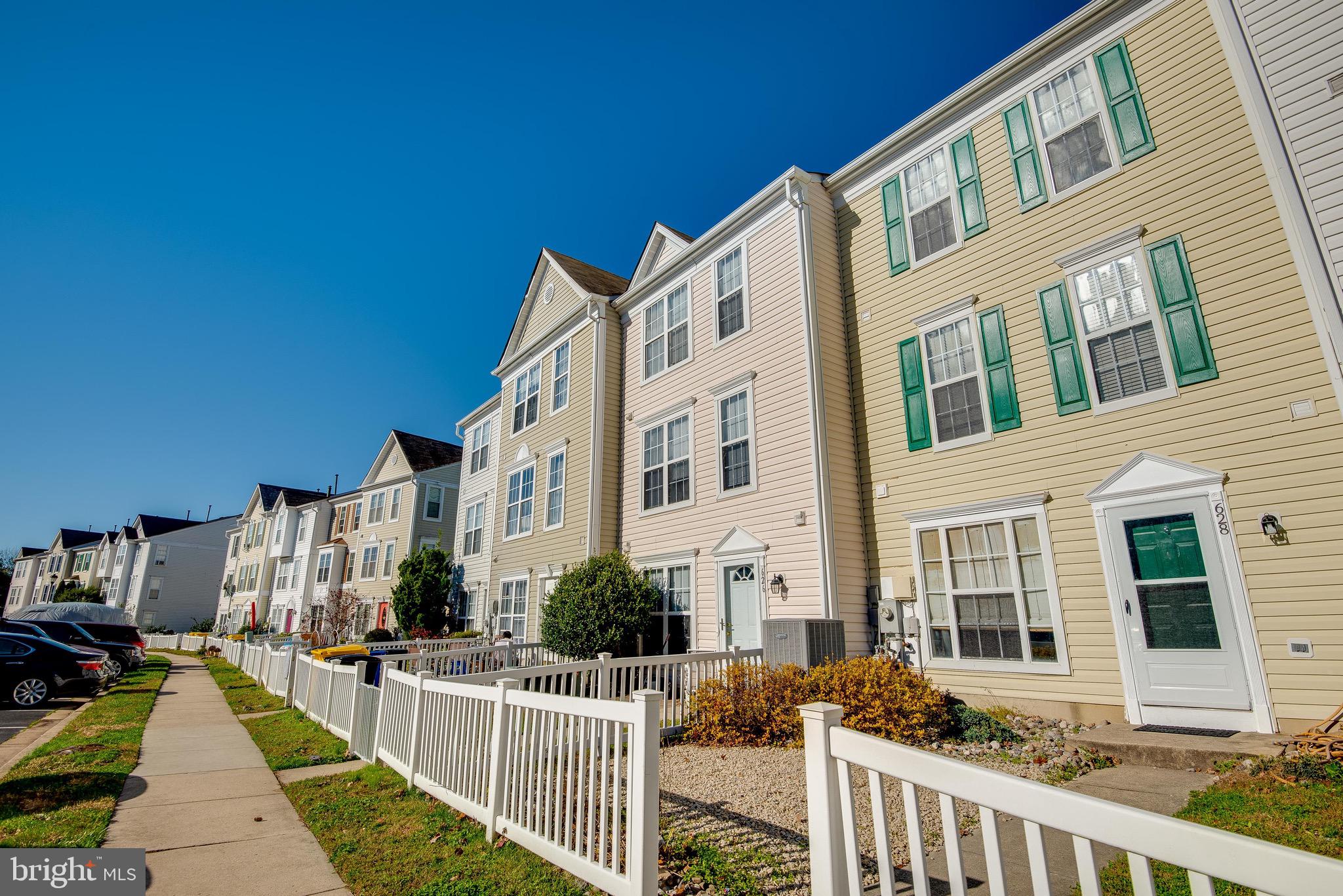 CLOVERLEAF COMMONS - Residential