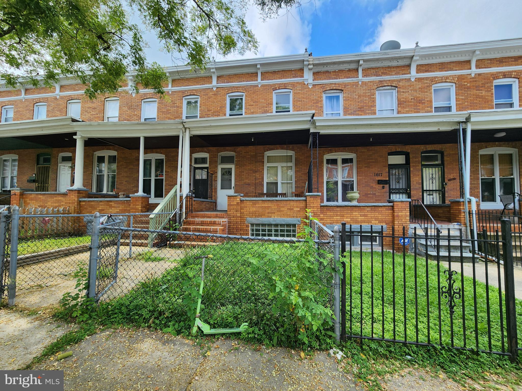 ONLINE AUCTION: Bidding begins 07/23/2025 @ 10:00 AM. Bidding ends 07/25/2025 @ 11:20 AM. List Price is Suggested Opening Bid. 2 Story Porch-Front Townhouse located in the Coldstream Homestead Montebello area of Baltimore City. Residents can enjoy the nearby attractions such as Clifton Park, Clifton Park Golf Course, Lake Montebello, & Belair Edison Crossing Shopping Center. Property is Vacant. Easy Access to Major Traffic Artery Harford Road. Deposit: $7,500.
