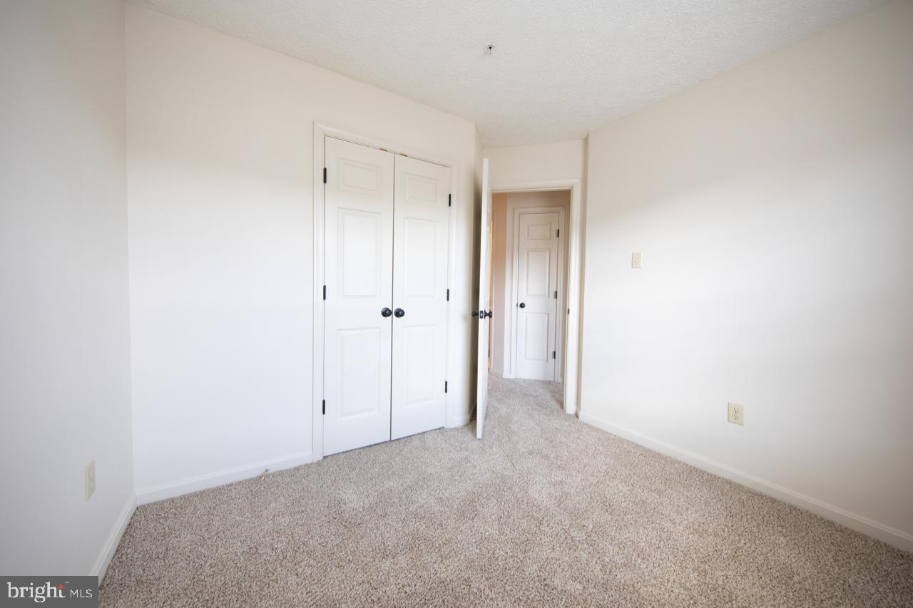 CONSTANT FRIENDSHIP - Residential