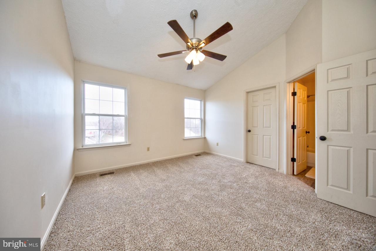 CONSTANT FRIENDSHIP - Residential