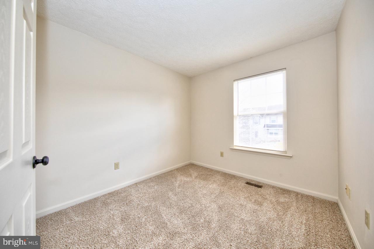 CONSTANT FRIENDSHIP - Residential