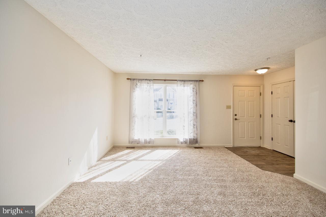 CONSTANT FRIENDSHIP - Residential