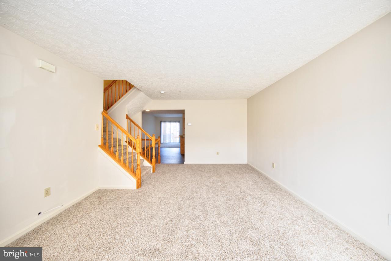 CONSTANT FRIENDSHIP - Residential