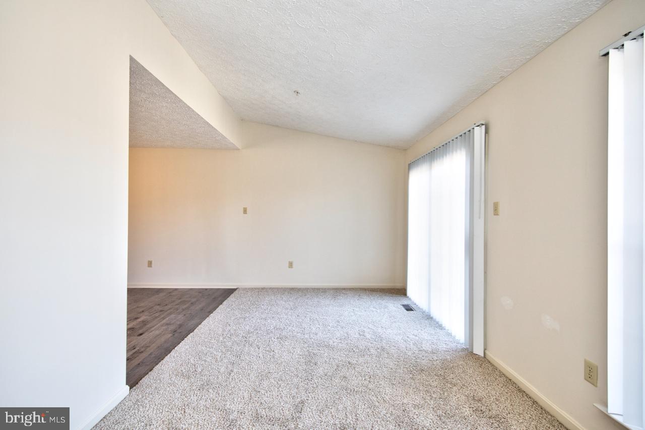 CONSTANT FRIENDSHIP - Residential