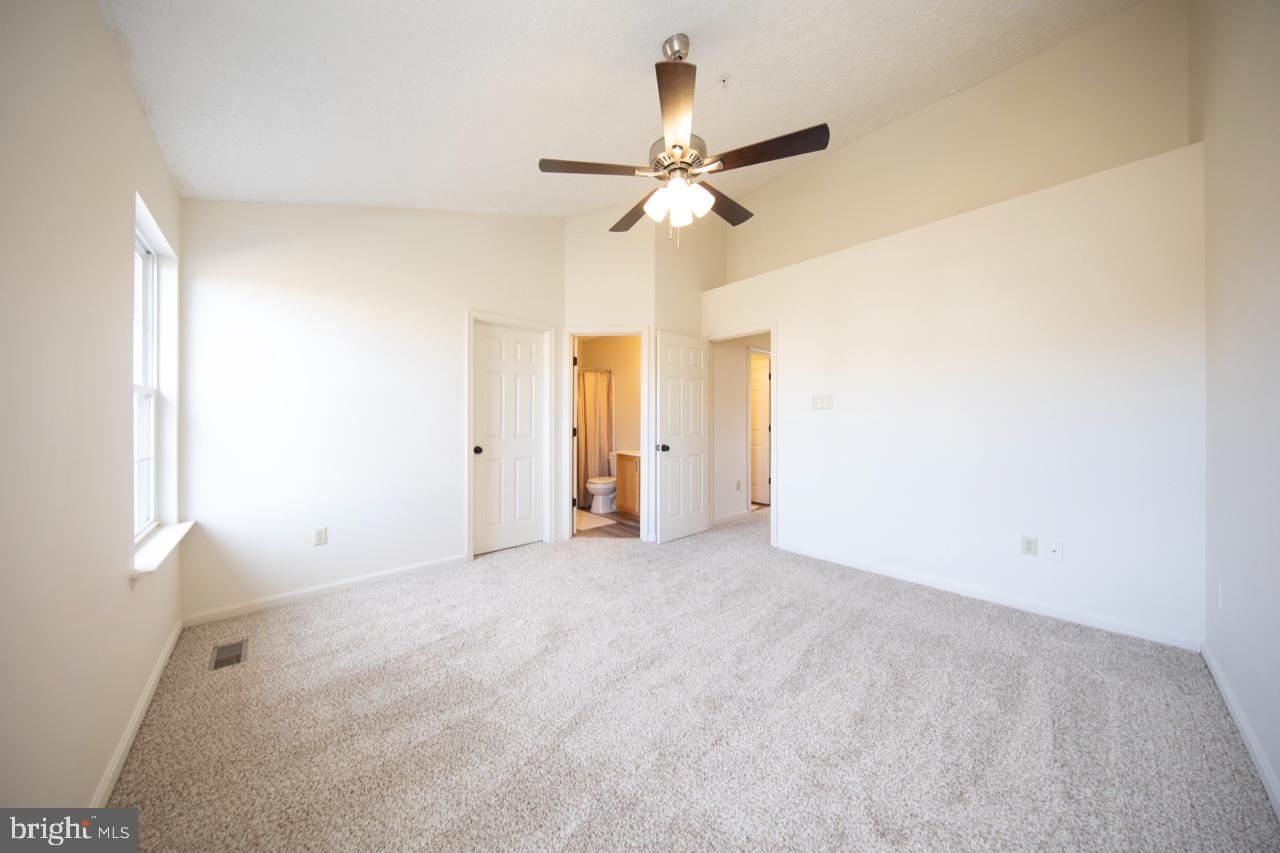 CONSTANT FRIENDSHIP - Residential