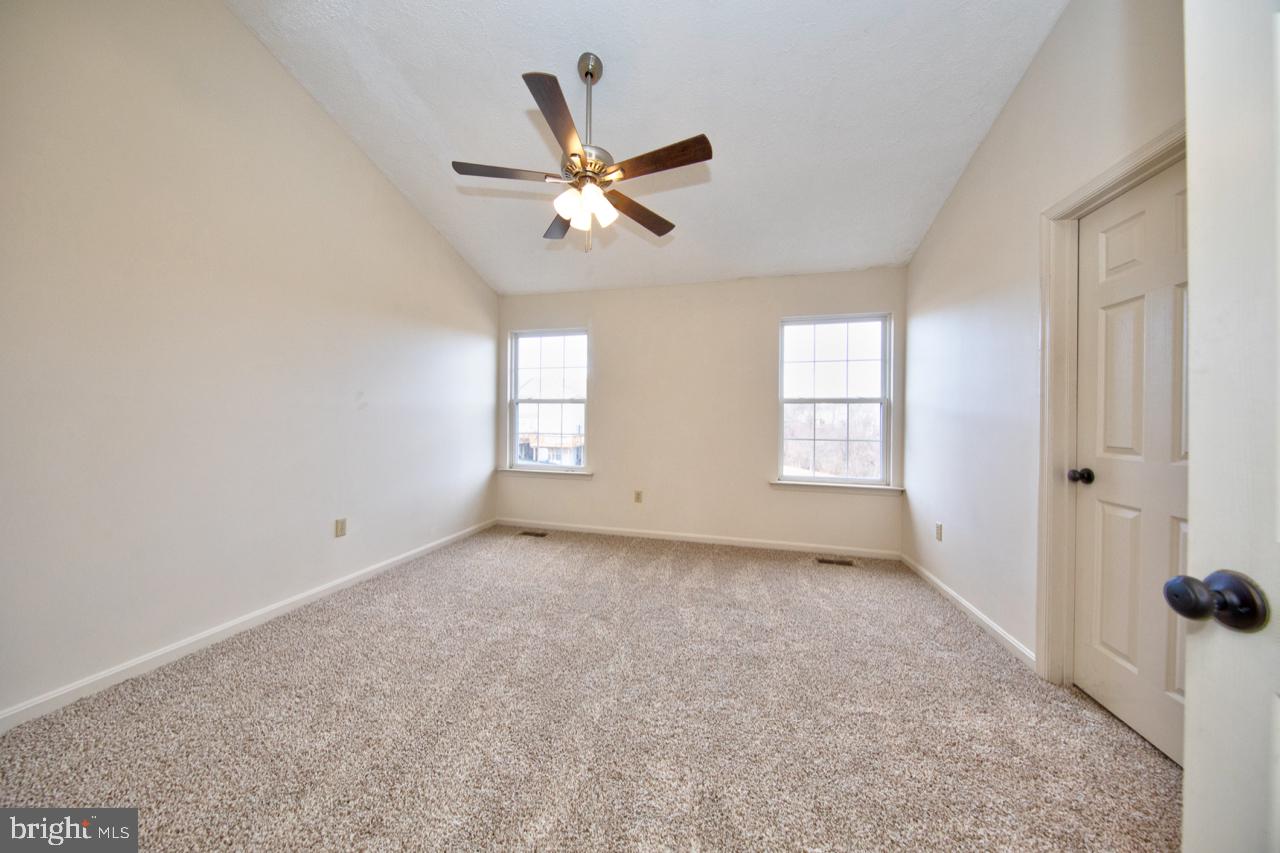 CONSTANT FRIENDSHIP - Residential