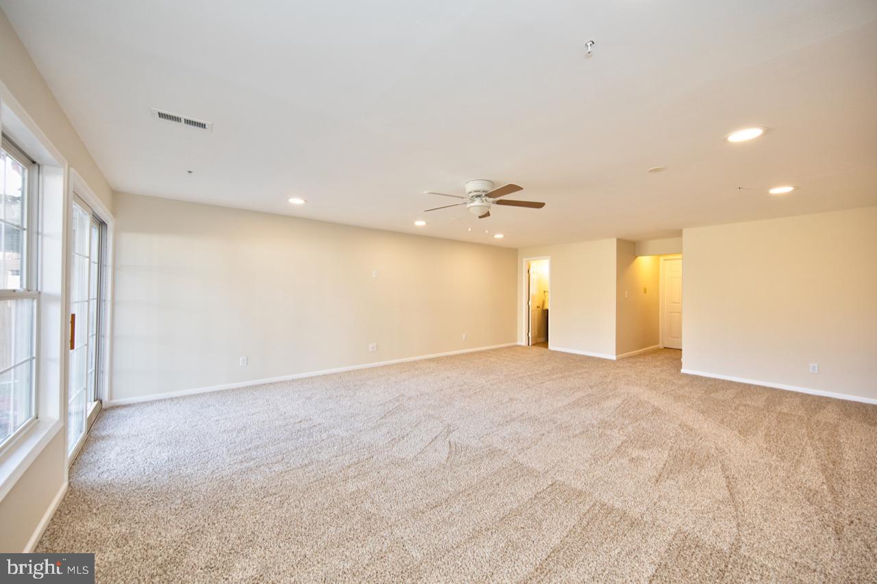 CONSTANT FRIENDSHIP - Residential