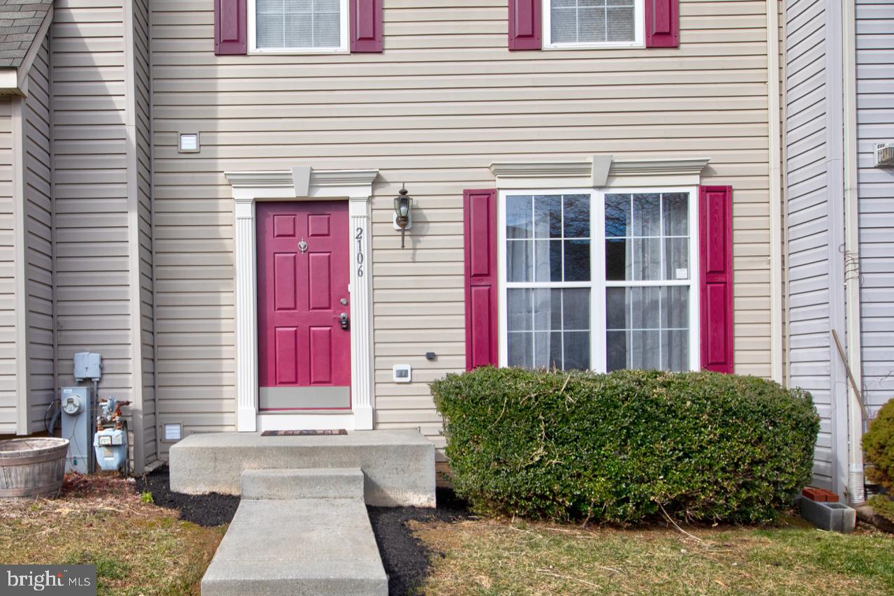 CONSTANT FRIENDSHIP - Residential