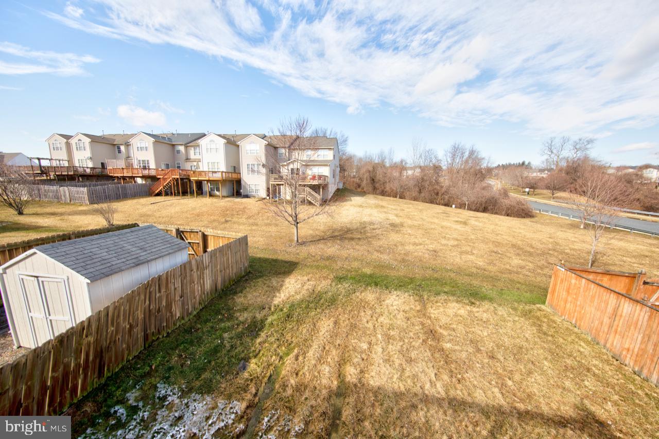 CONSTANT FRIENDSHIP - Residential