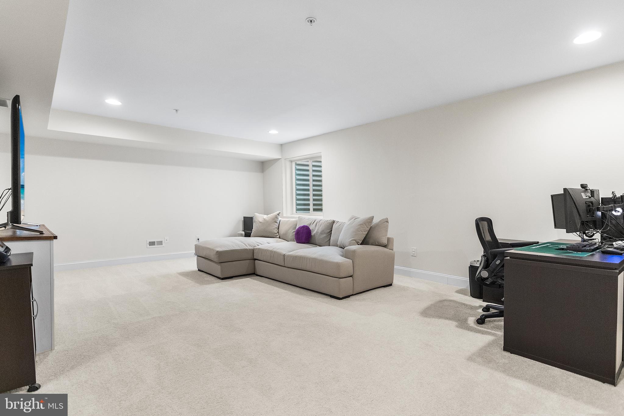 THE RES AT ROSE TREE - Residential