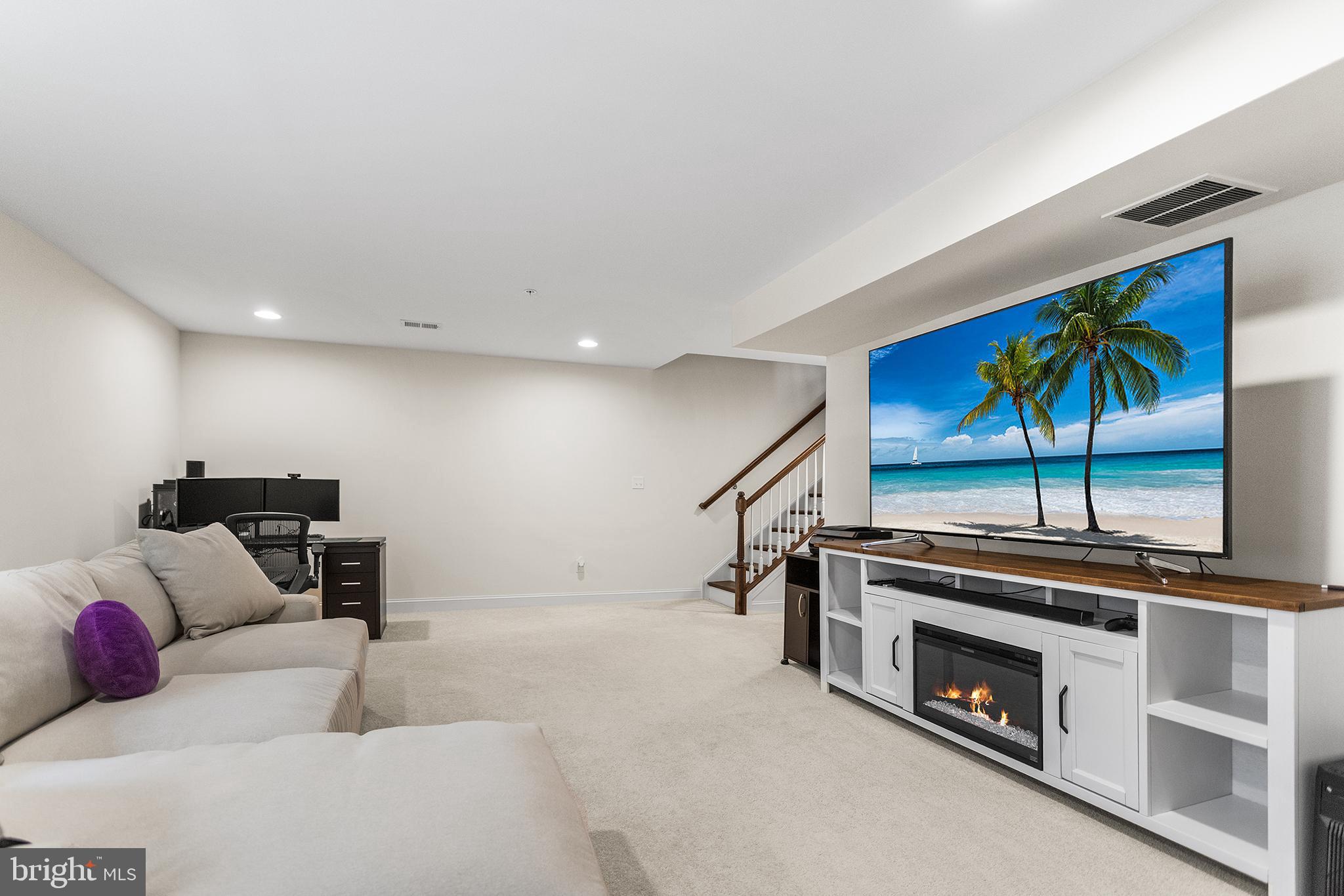 THE RES AT ROSE TREE - Residential