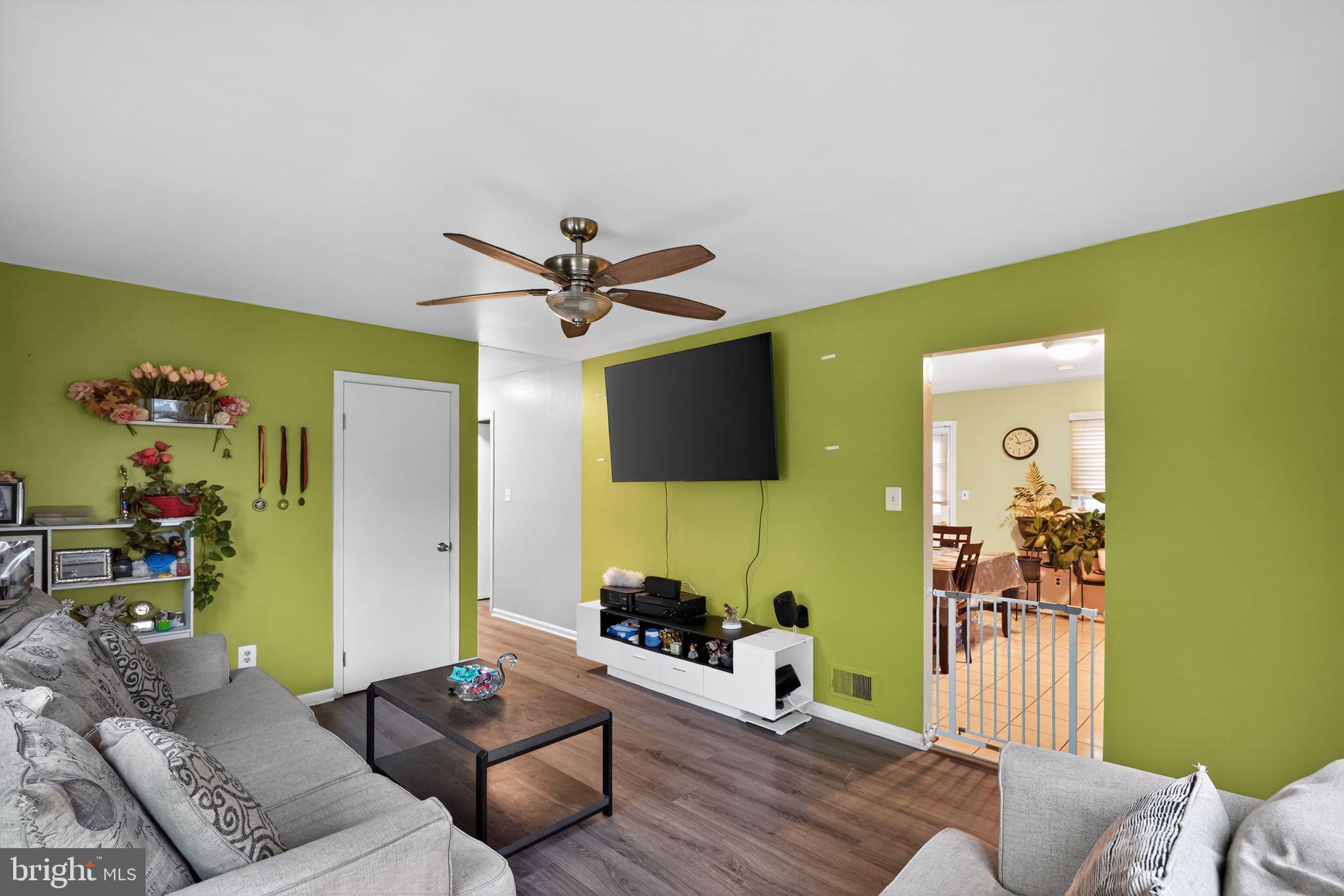 COLUMBIA HIGHLANDS - Residential