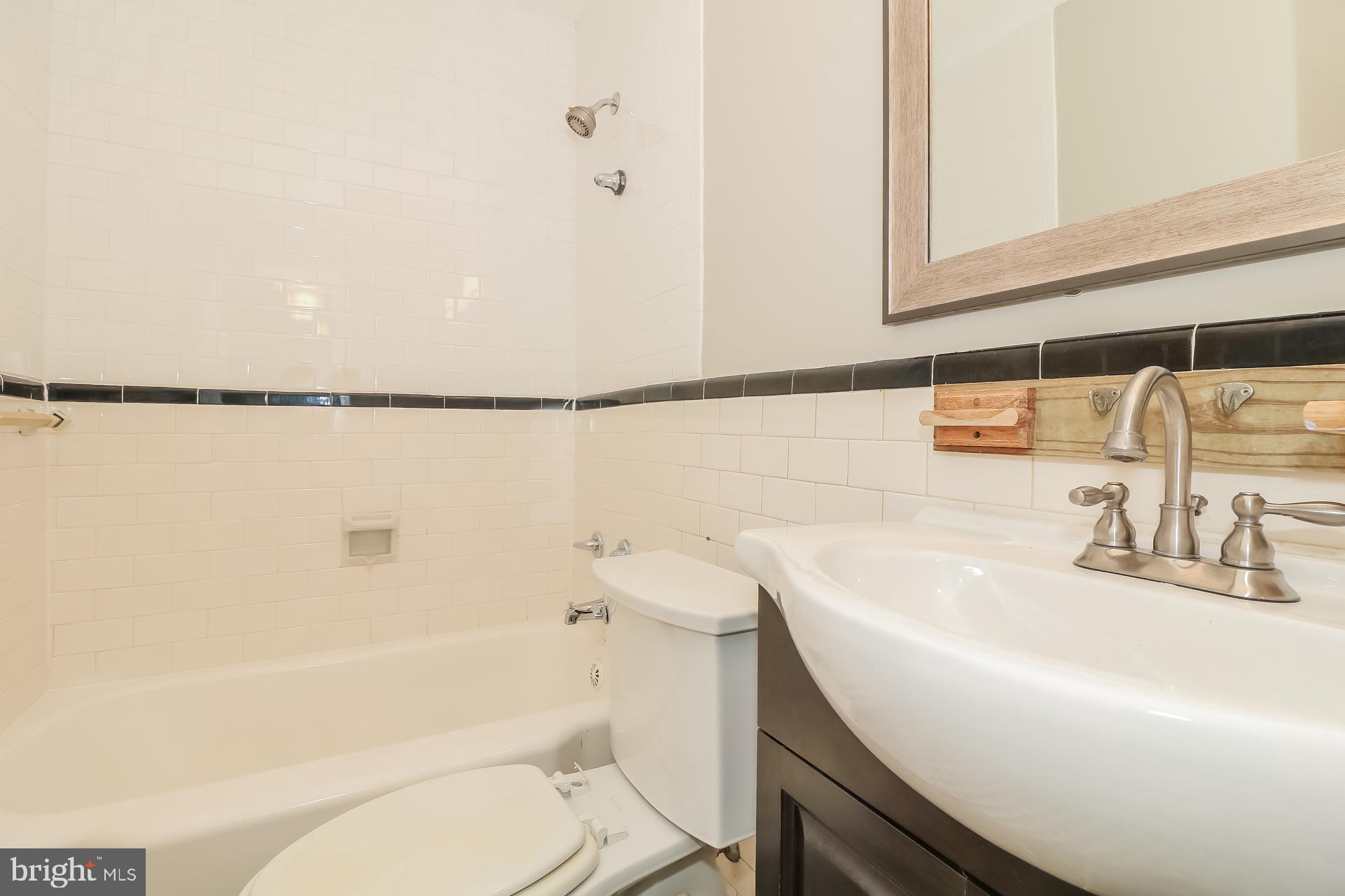 HAWTHORNE - Residential Lease