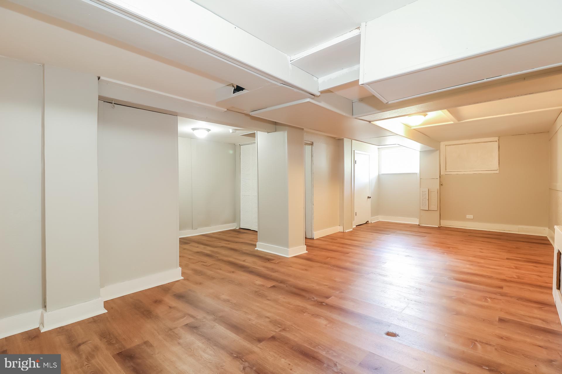 HAWTHORNE - Residential Lease