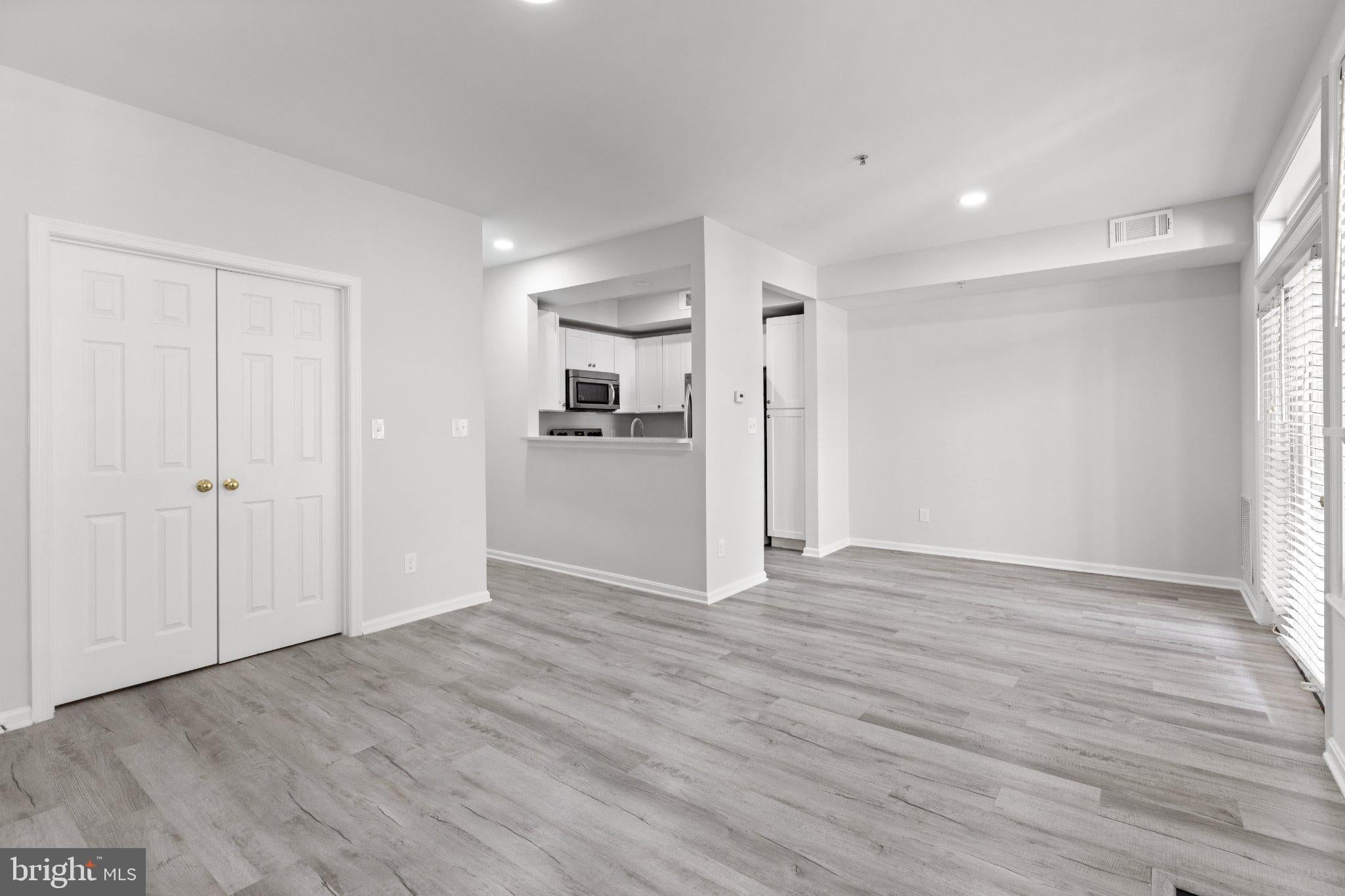 1318 GARDEN WALL CIRCLE