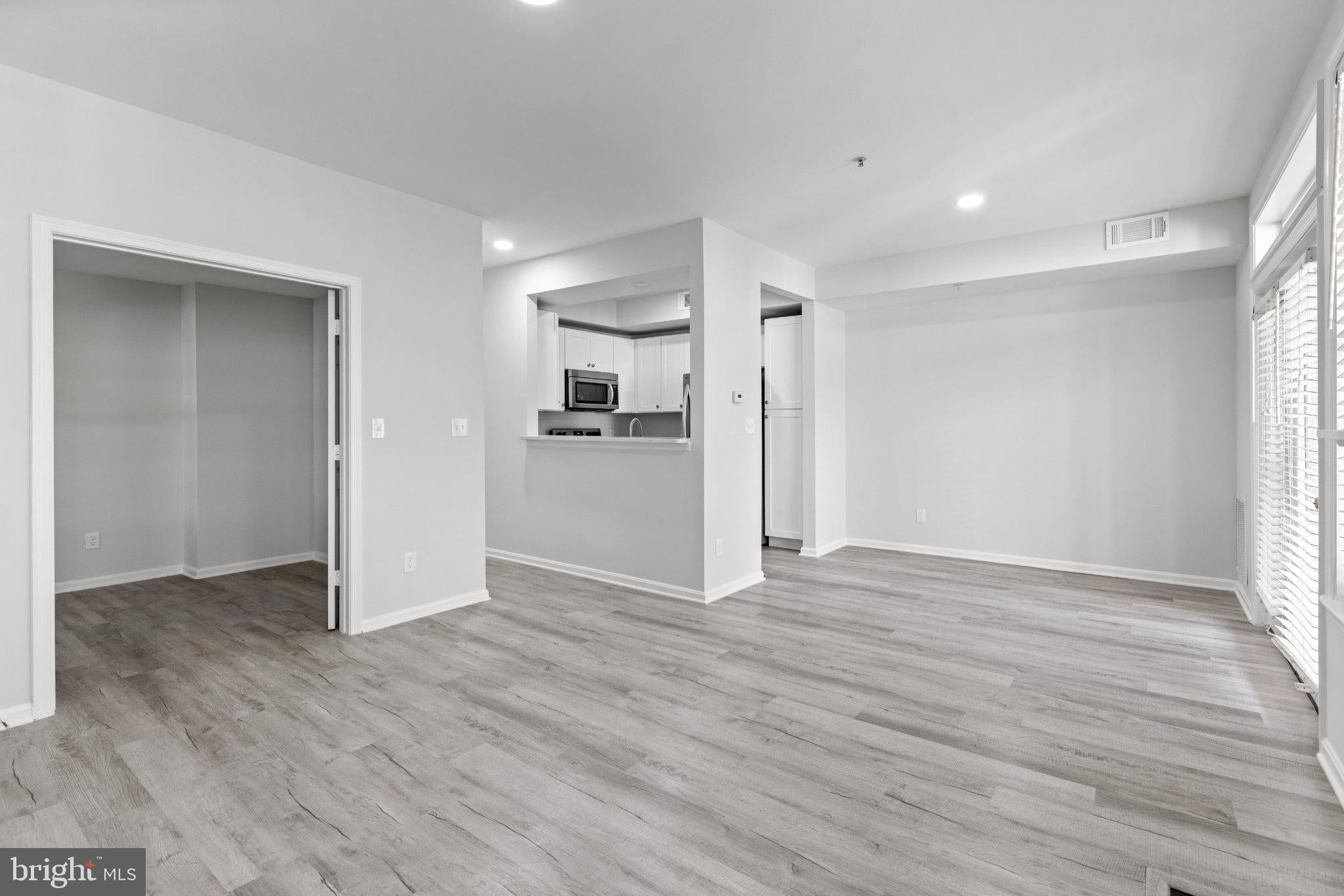 1318 GARDEN WALL CIRCLE