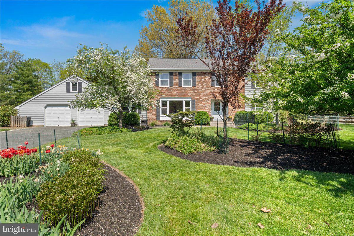 5 PINEWOOD COURT