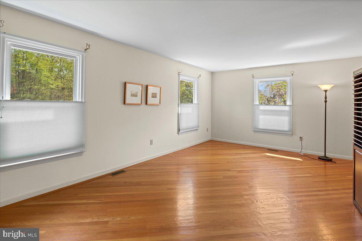 5 PINEWOOD COURT