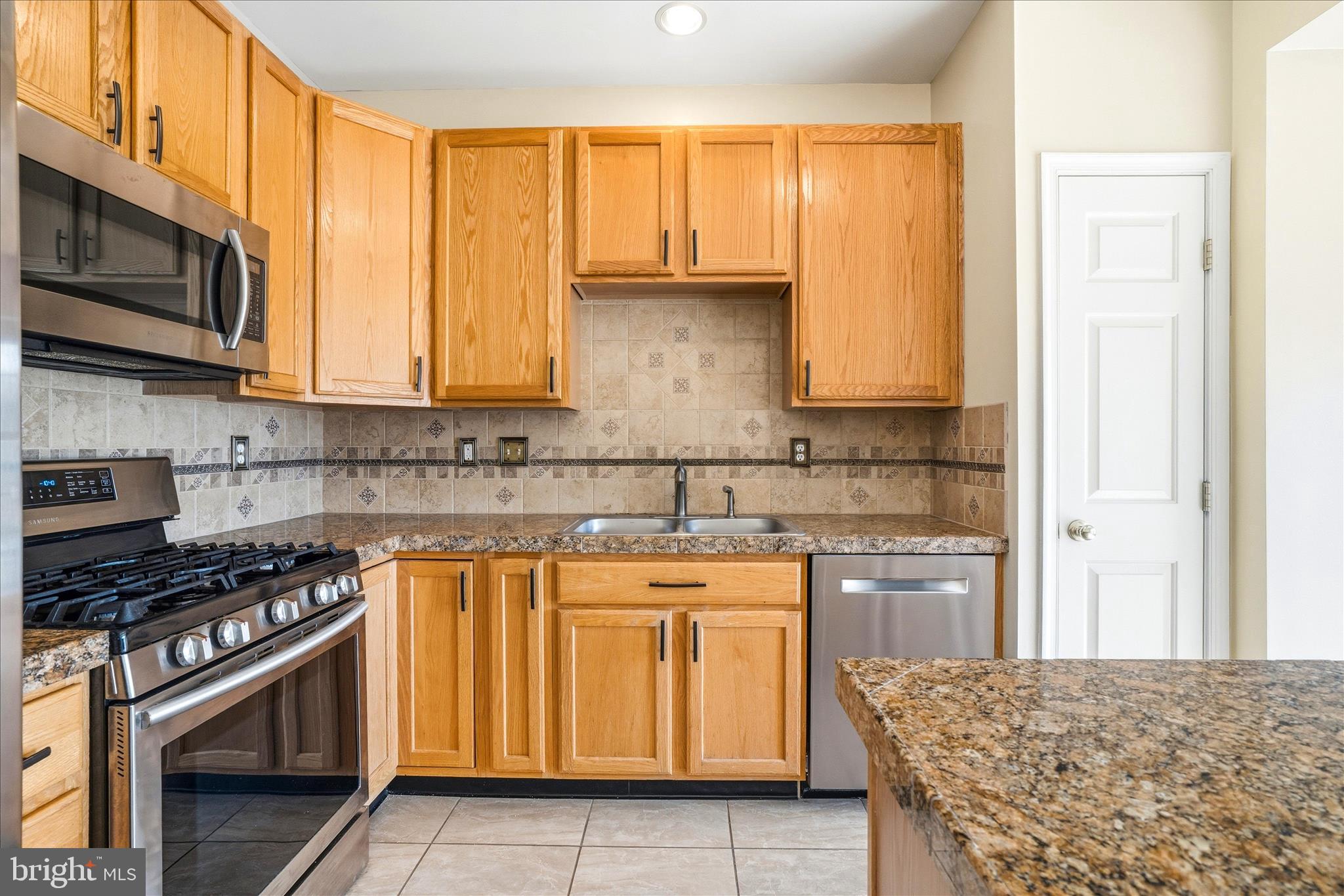 WELLINGTON TRACE - Residential