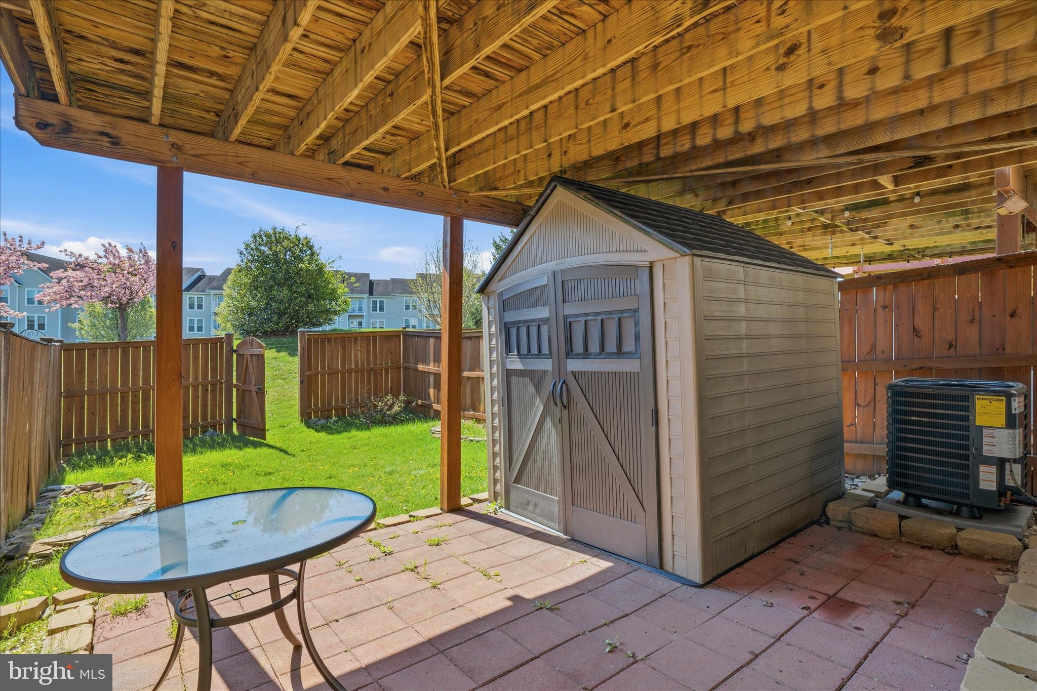 WELLINGTON TRACE - Residential