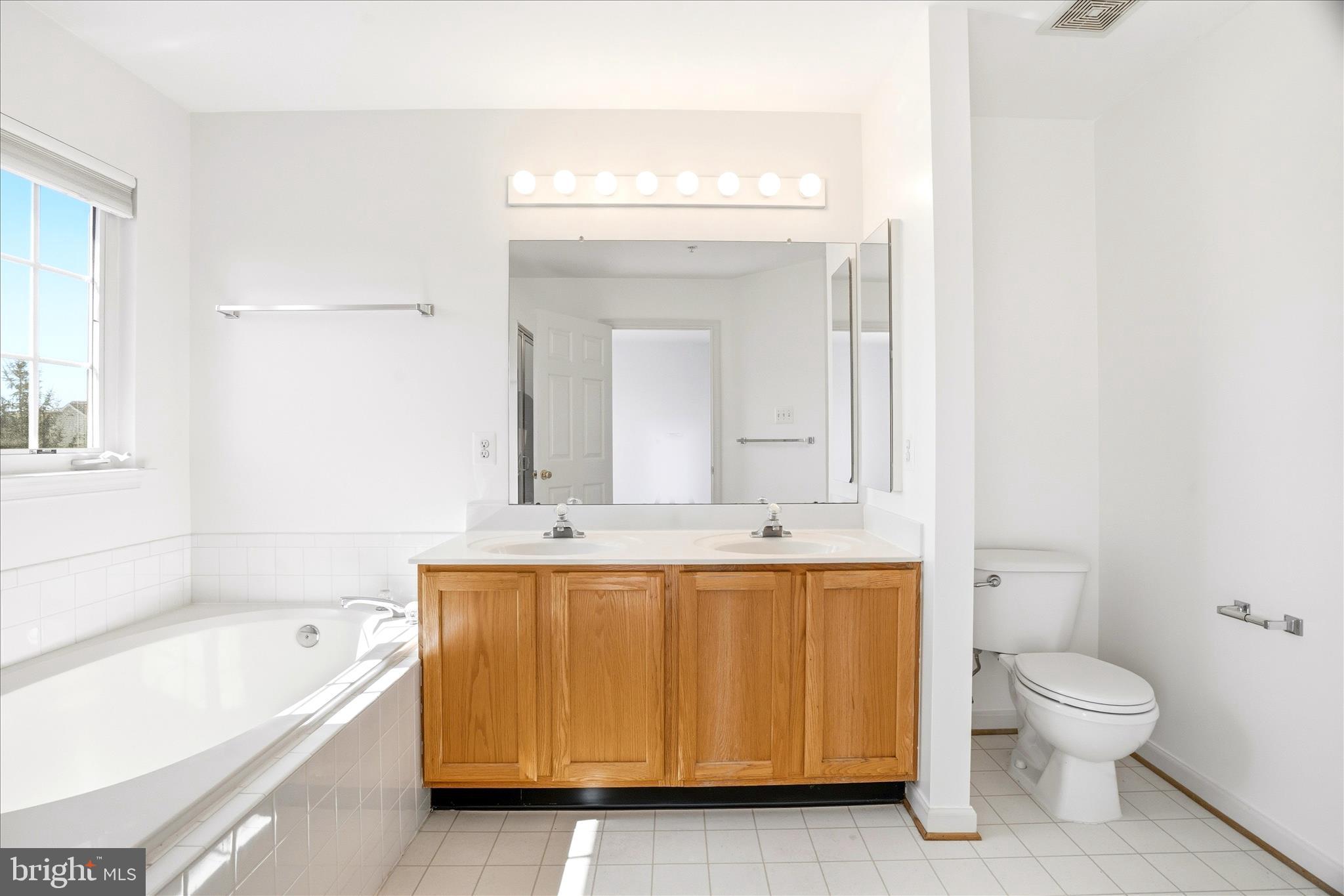 WELLINGTON TRACE - Residential