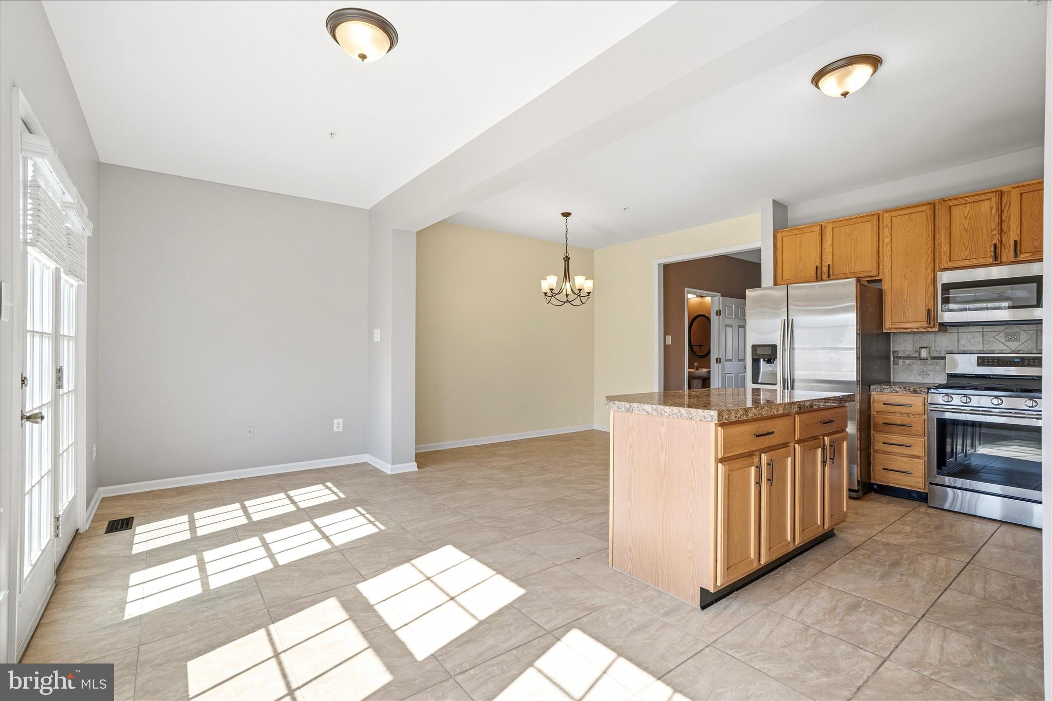 WELLINGTON TRACE - Residential