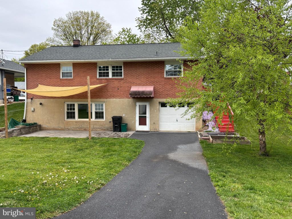 Photo of 214 Ziegler Street, MOUNT JOY, PA 17552 (MLS # PALA2087222)