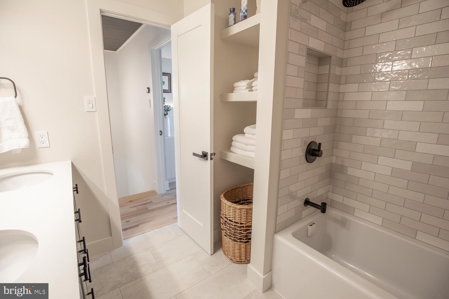 CLUSTERS - Residential