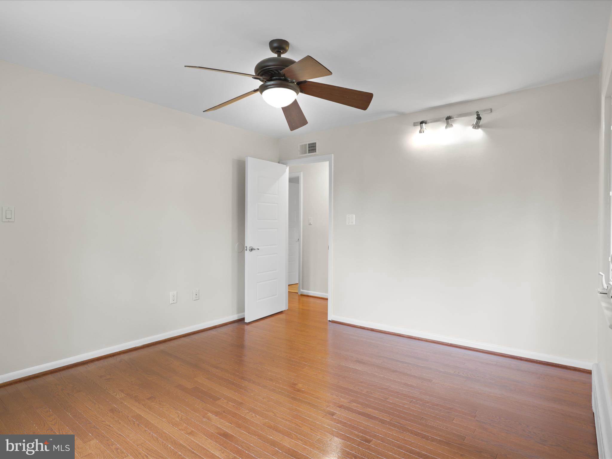 ENGLANDBORO - Residential Lease