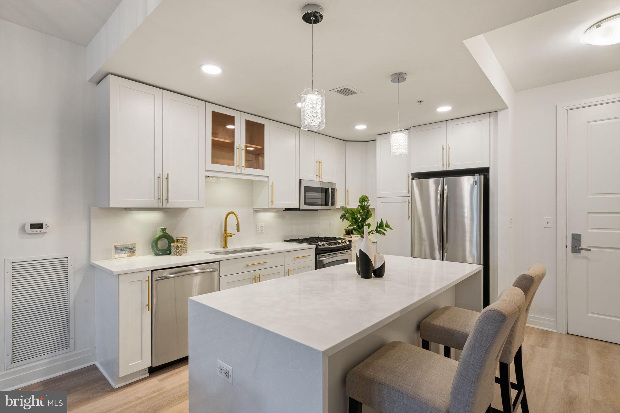 ONE PARK CREST CONDOMINIUM - Residential