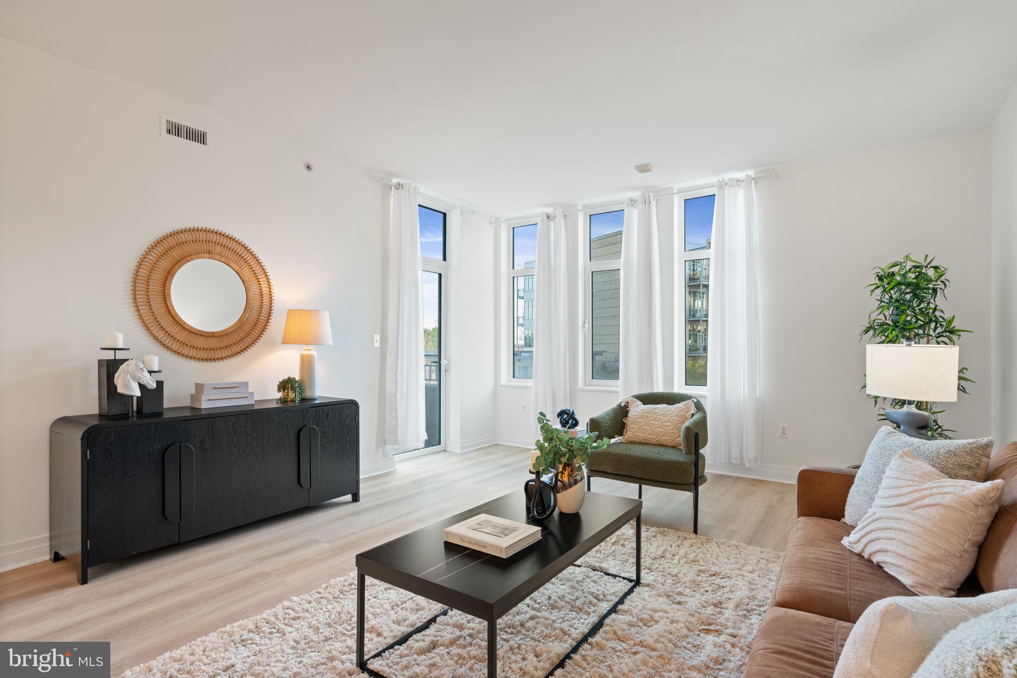 ONE PARK CREST CONDOMINIUM - Residential