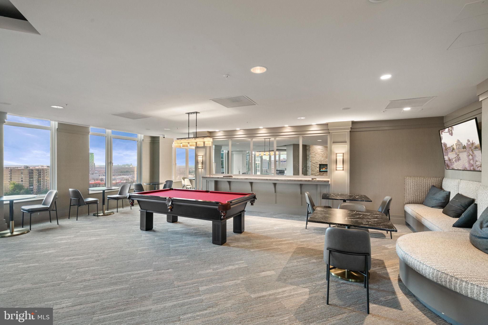 ONE PARK CREST CONDOMINIUM - Residential