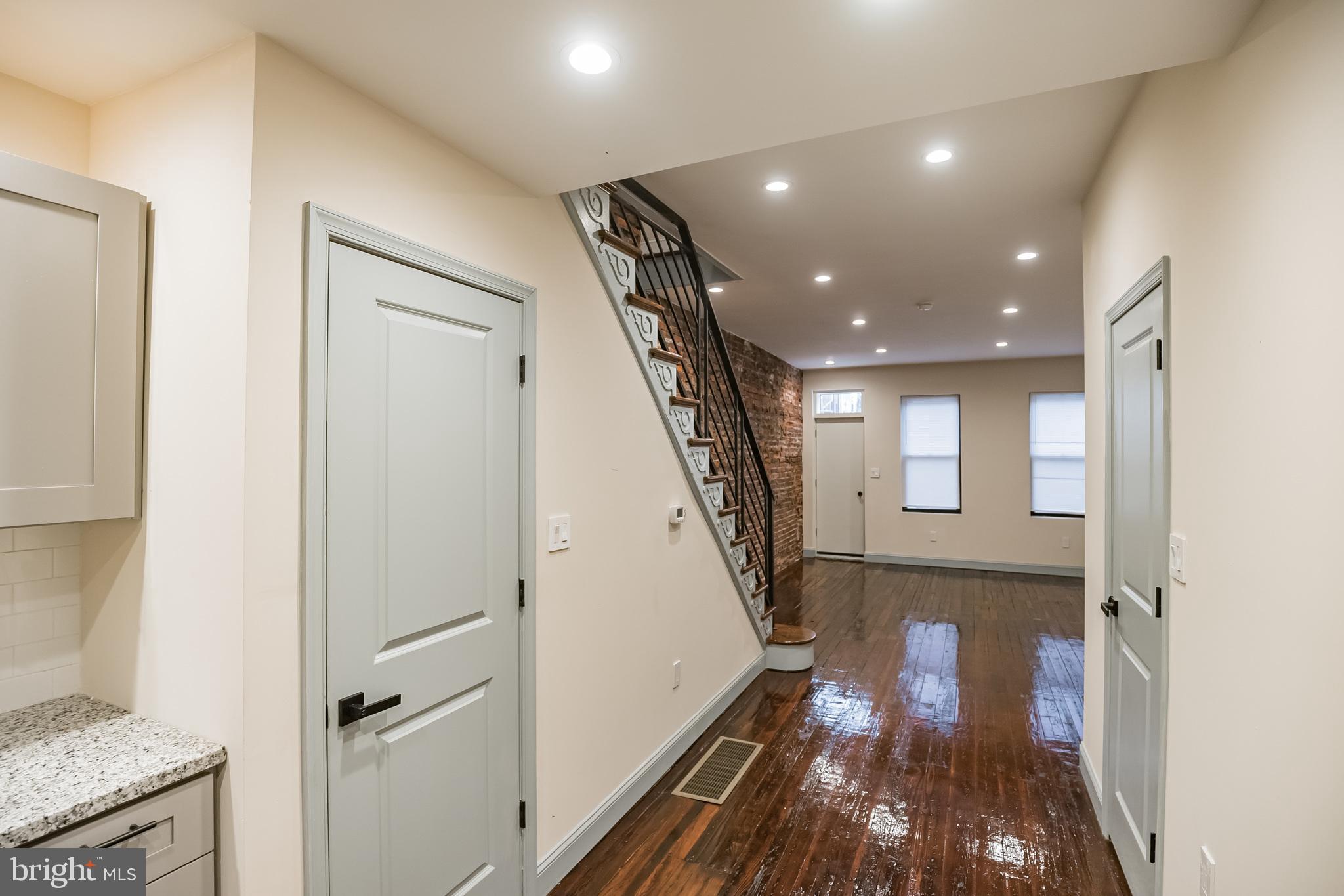 KENSINGTON - Residential
