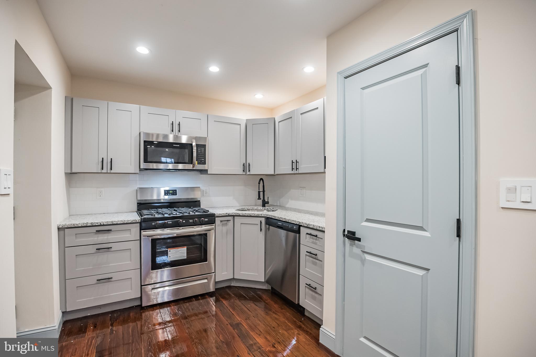 KENSINGTON - Residential