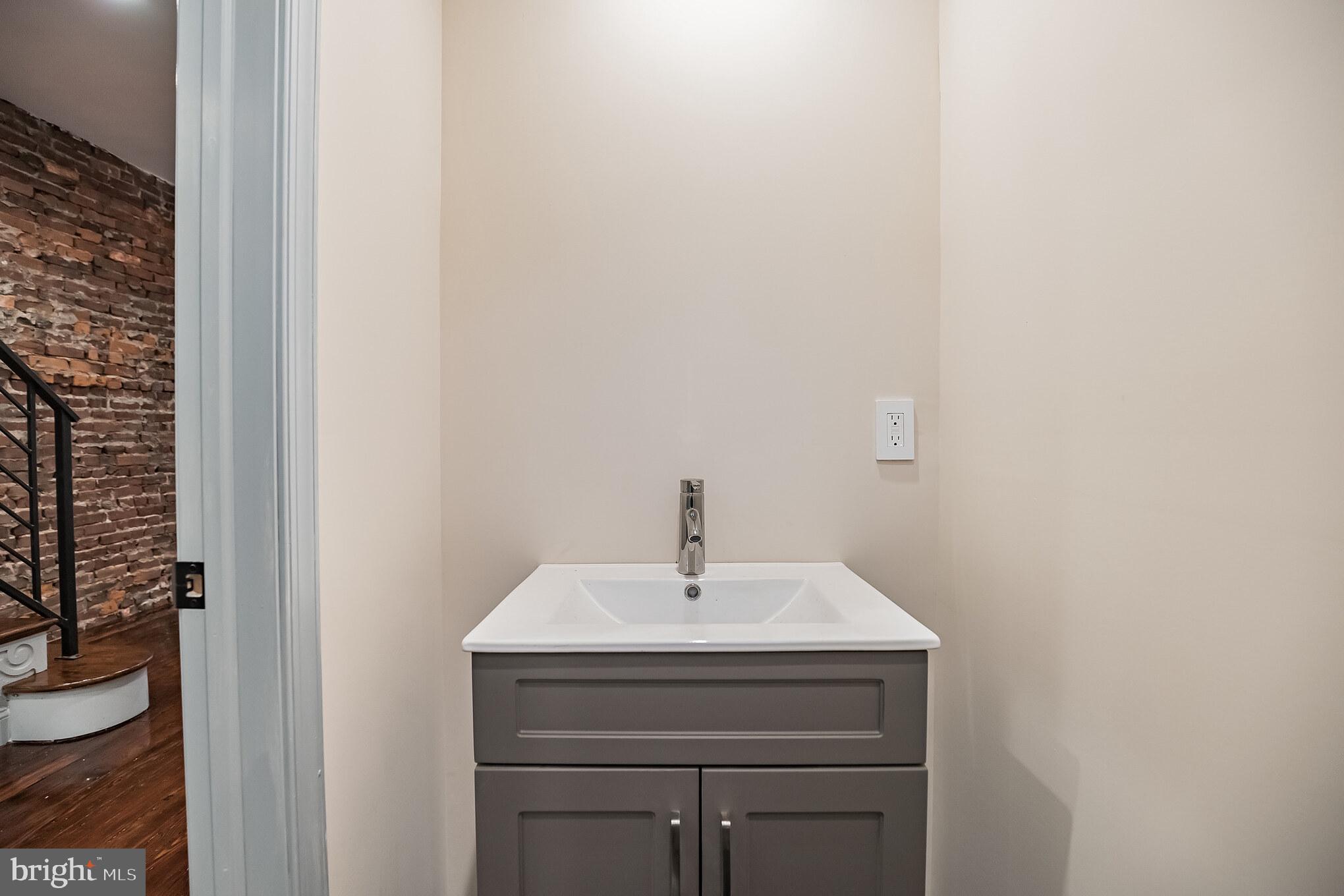 KENSINGTON - Residential