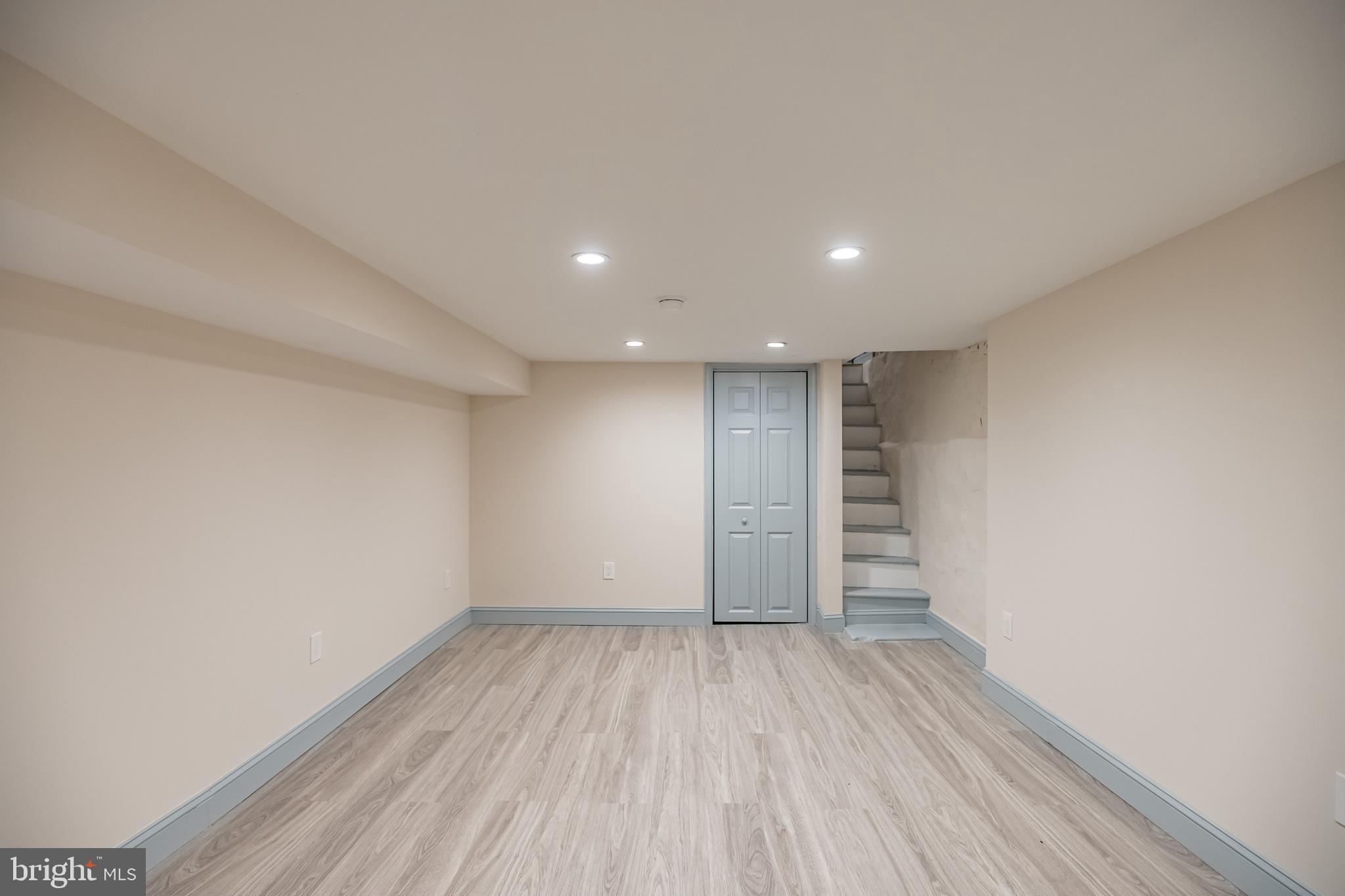 KENSINGTON - Residential