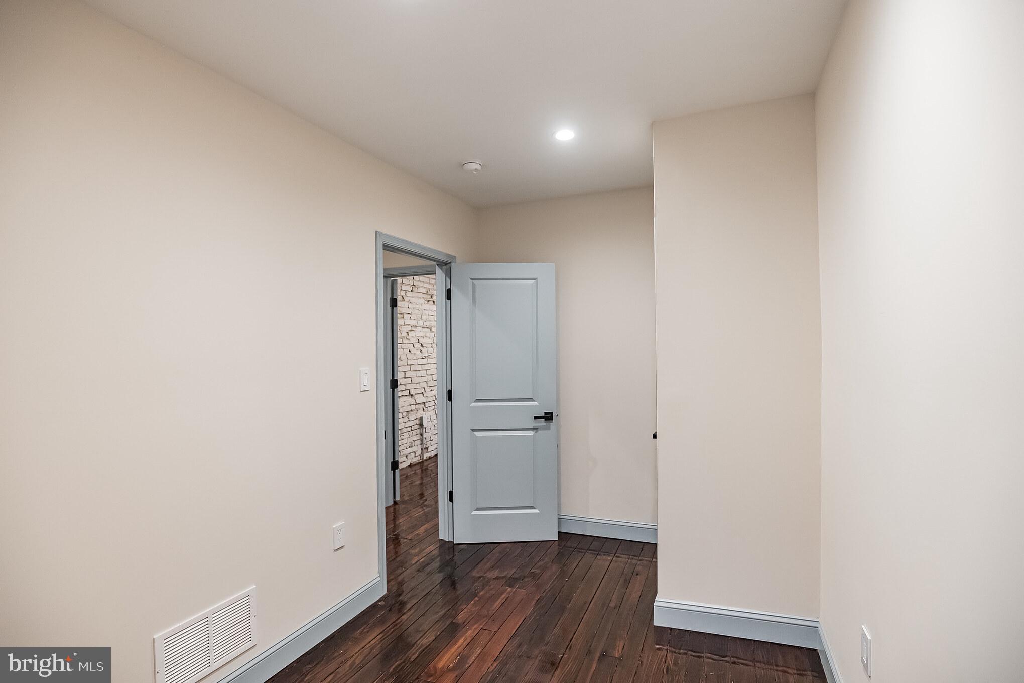 KENSINGTON - Residential