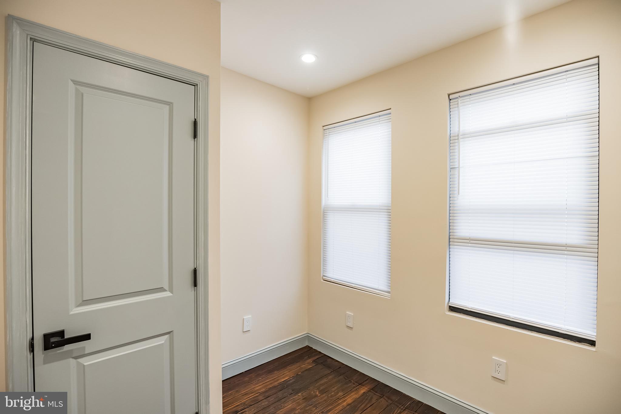KENSINGTON - Residential
