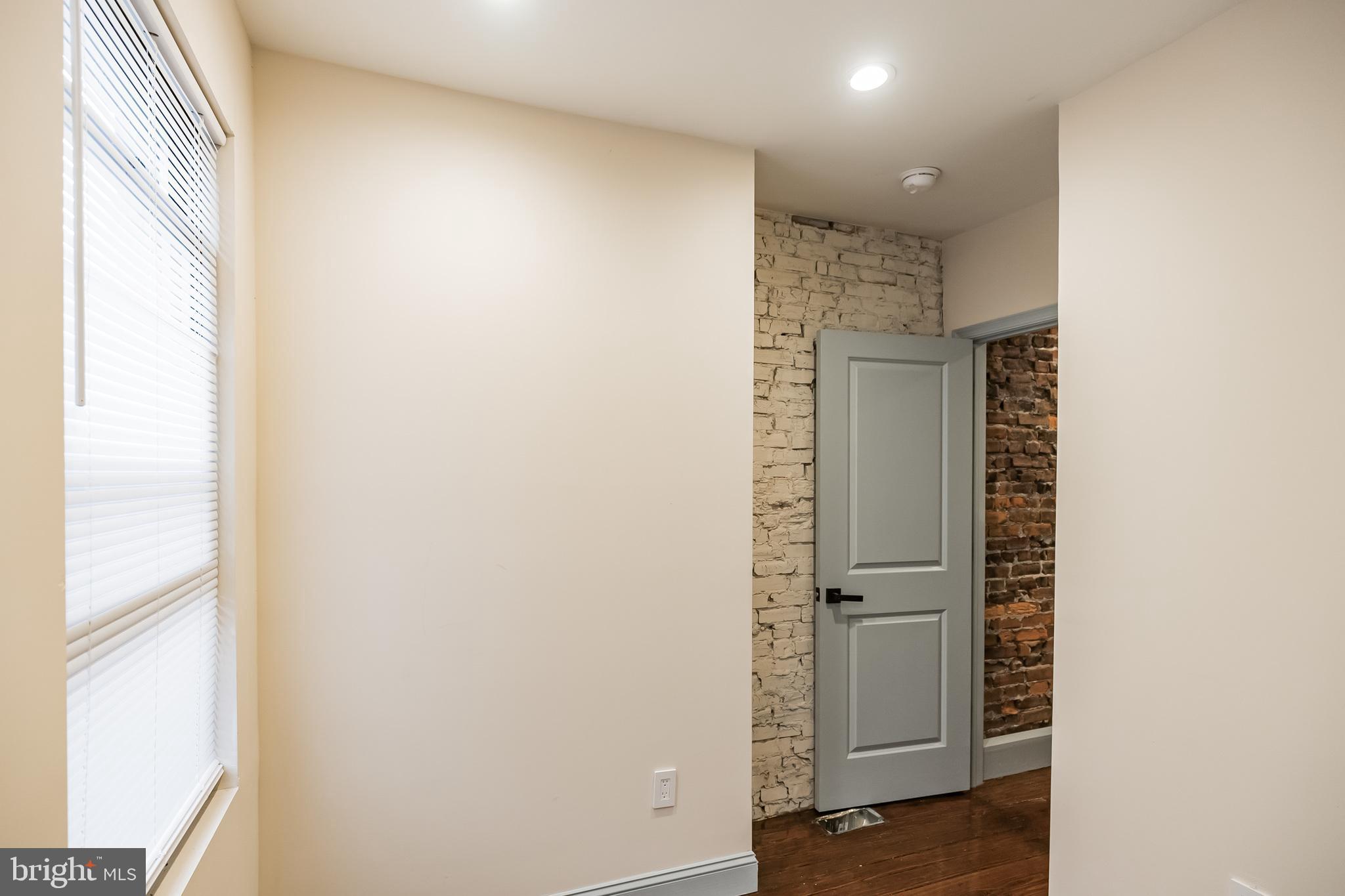 KENSINGTON - Residential