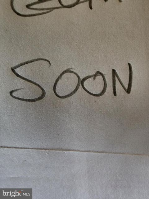 8612 VILLAGE SQUARE SQUARE 8612 ALEXANDRIA VA 22309